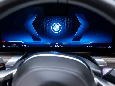 Certified 2024 BMW 760i xDrive image 23