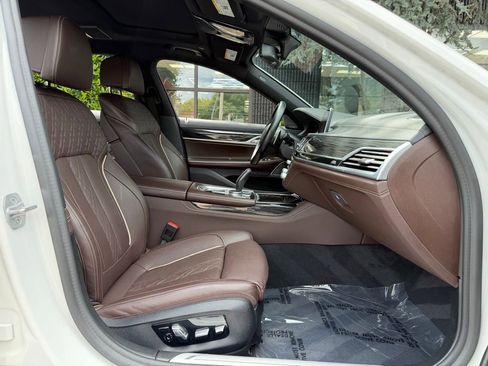 Used 2021 BMW 750i xDrive w/ M Sport Package AWD/4WD image 34