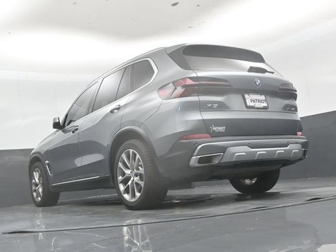 Used 2025 BMW X5 xDrive40i AWD/4WD image 45