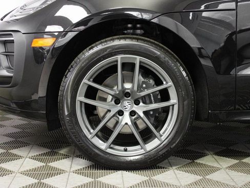 Certified 2025 Porsche Macan Turbo AWD/4WD image 40