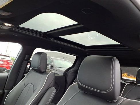 New 2026 Chrysler Pacifica Limited w/ Trailer Tow Group image 14