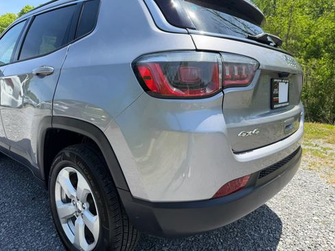 Used 2019 Jeep Compass Latitude w/ Popular Equipment Group AWD/4WD image 14