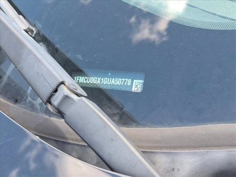 Used 2016 Ford Escape SE w/ Equipment Group 201A FWD image 17
