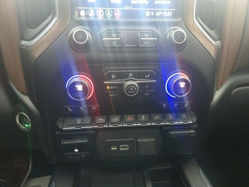 Used 2022 Chevrolet Silverado 3500 High Country image 16