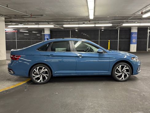 New 2025 Volkswagen Jetta SEL image 39