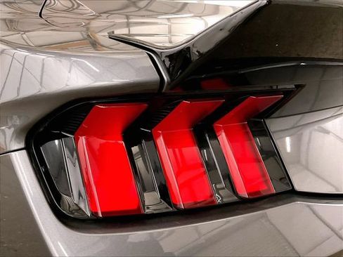 Used 2024 Ford Mustang GT RWD image 28