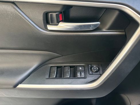 Used 2022 Toyota RAV4 XLE w/ Convenience Package FWD image 12