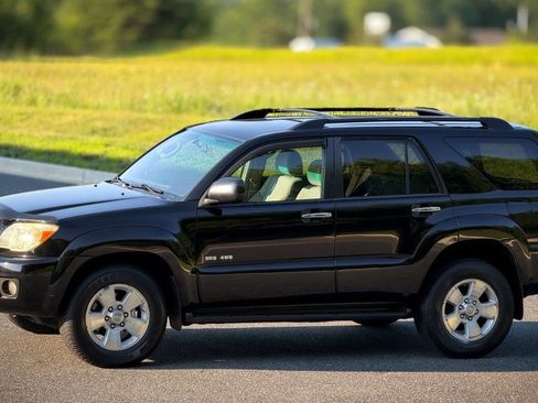 Used 2007 Toyota 4Runner Sport AWD/4WD image 3