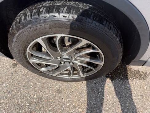 Used 2020 Lincoln Corsair AWD w/ Equipment Group 101A image 12