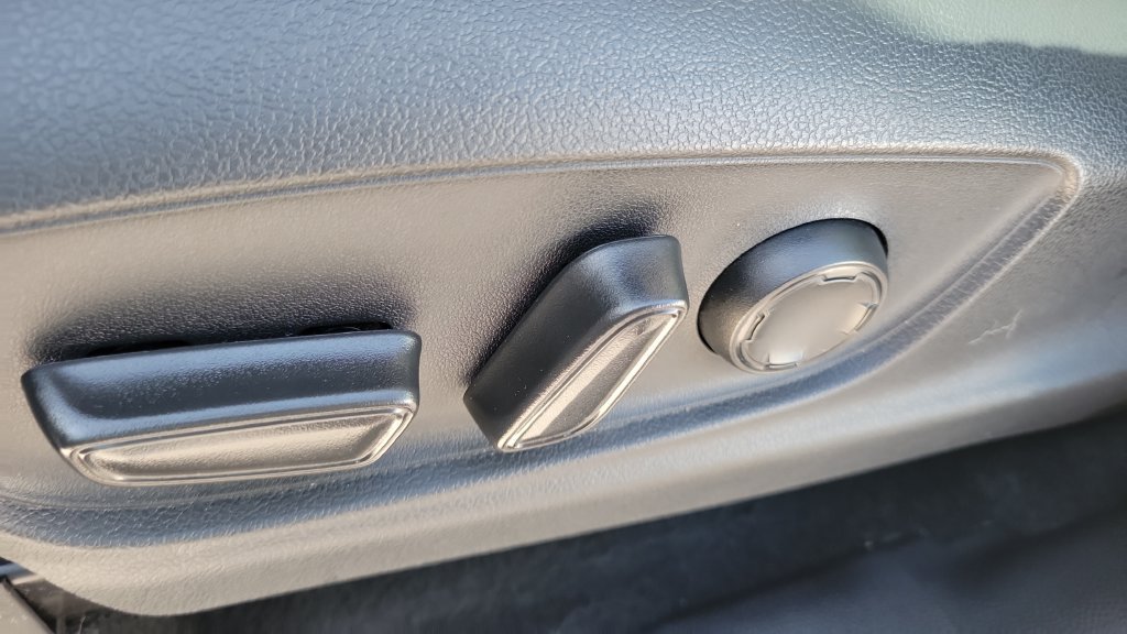 Used 2025 Toyota Tacoma Limited AWD/4WD image 15