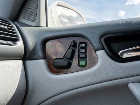 Used 2003 Mercedes-Benz CLK 320 Cabriolet image 24