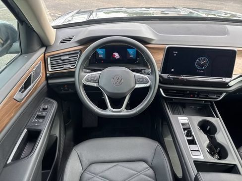 Certified 2025 Volkswagen Atlas SE AWD/4WD image 15