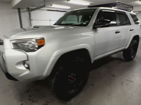 Used 2021 Toyota 4Runner Venture w/ Moonroof Package image 4