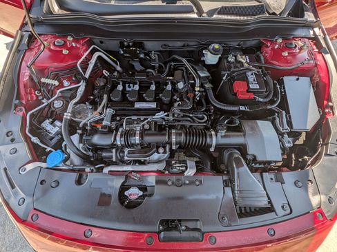 Used 2018 Honda Accord Sport image 9