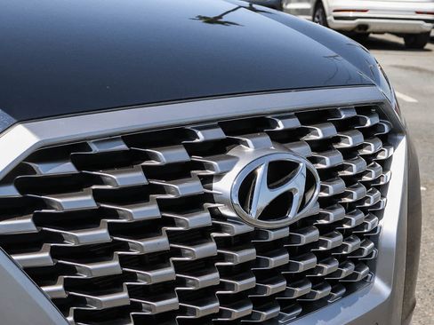 Used 2022 Hyundai Palisade SEL w/ Premium Package FWD image 6