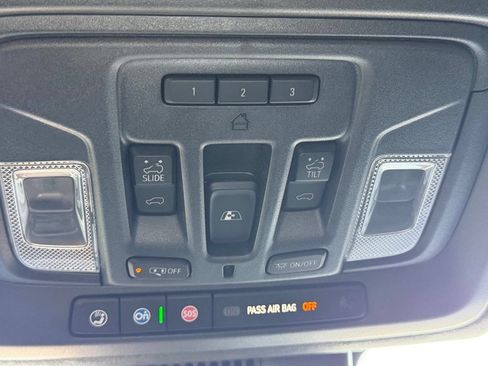 Used 2025 GMC Sierra 2500 AT4X AWD/4WD image 46