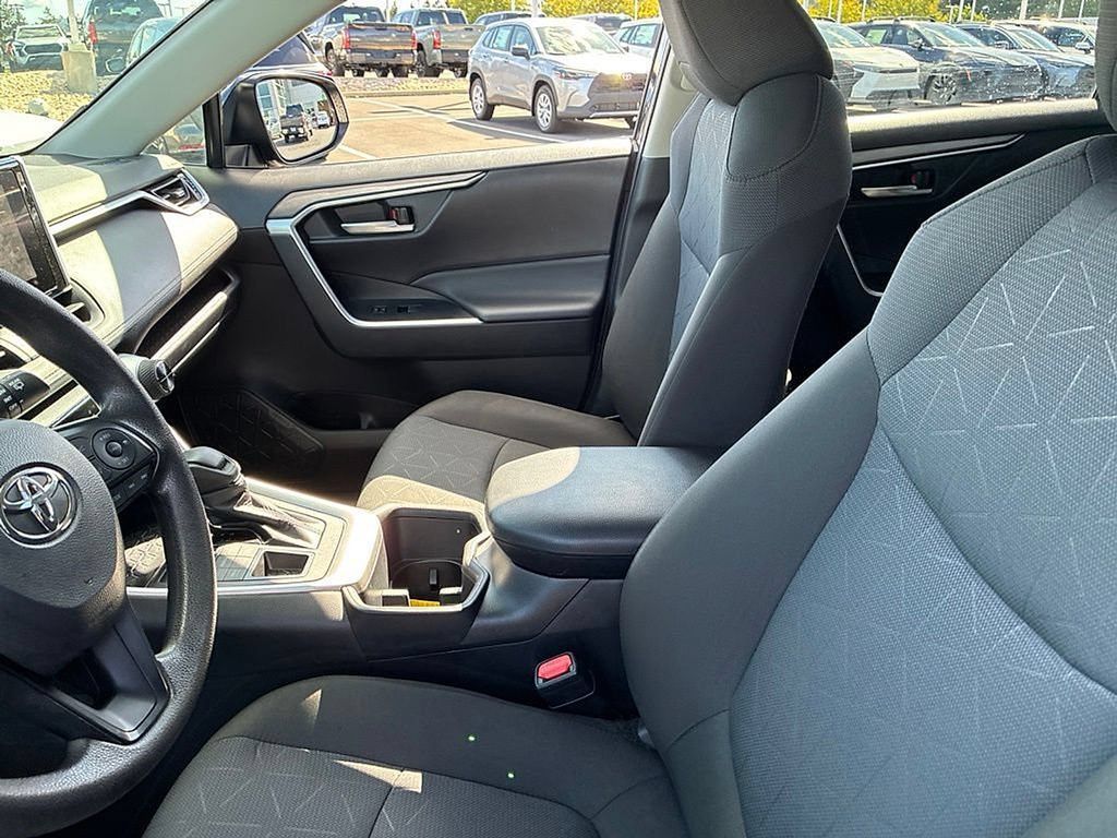 Certified 2025 Toyota RAV4 XLE AWD/4WD image 26