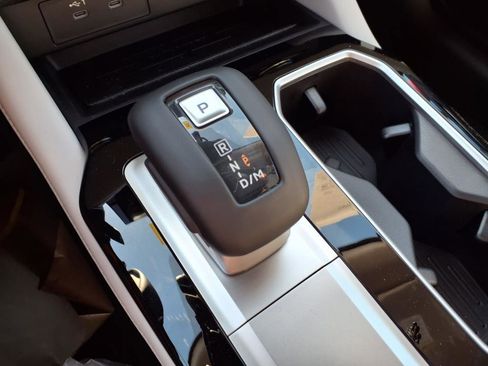 New 2025 Mitsubishi Outlander SE image 22