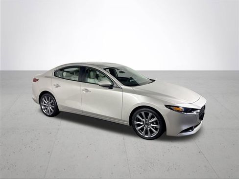 Used 2022 MAZDA MAZDA3 s FWD image 4