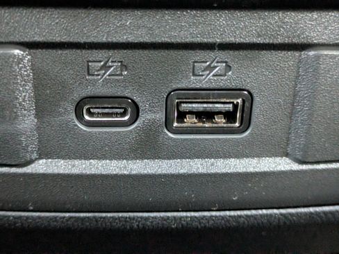 New 2026 Chevrolet Colorado ZR2 w/ Technology Package AWD/4WD image 9