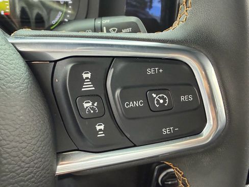 Used 2024 Jeep Wrangler Unlimited Sahara w/ Safety Group AWD/4WD image 27