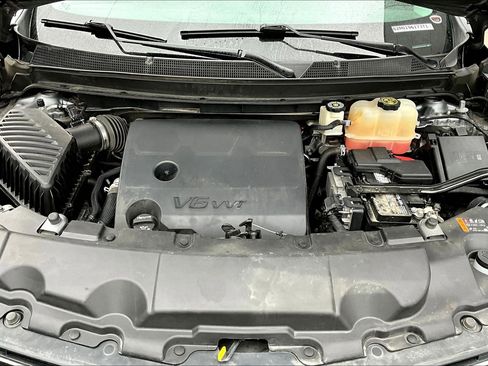 Used 2021 Chevrolet Traverse RS w/ LPO, Floor Liner Package FWD image 31