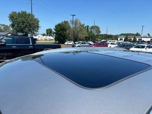 Used 2019 Buick Enclave Avenir w/ Avenir Technology Package AWD/4WD image 10