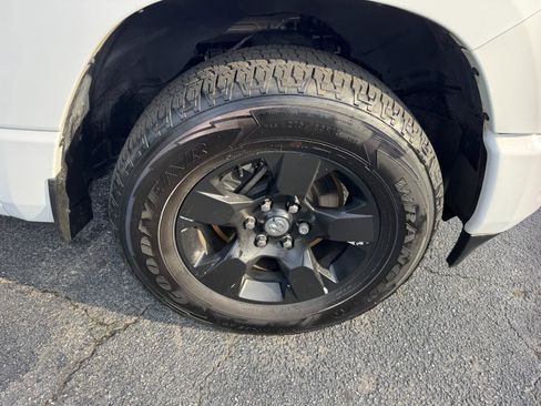 Used 2024 RAM 1500 Big Horn image 31