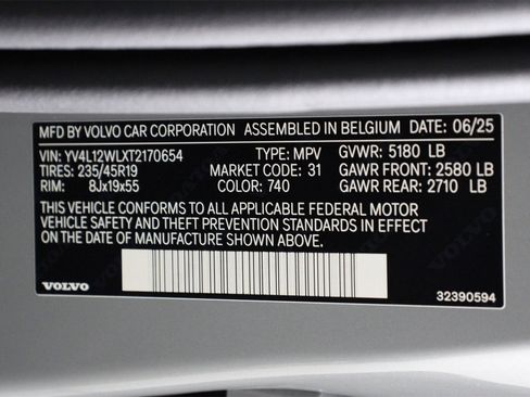 New 2026 Volvo V60 B5 Cross Country Ultra w/ Climate Package image 17