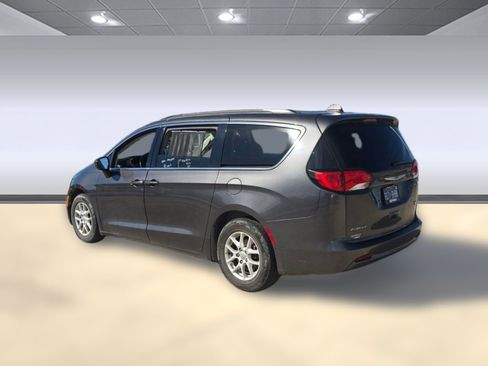 Used 2020 Chrysler Voyager Lxi image 3