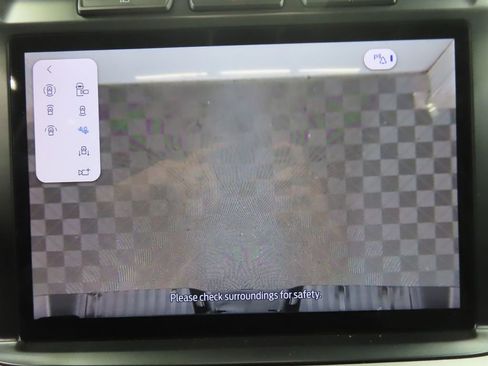 Used 2024 Ford F250 XLT w/ Black Appearance Package image 17