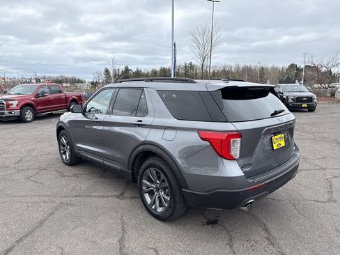Certified 2022 Ford Explorer XLT w/ XLT Sport Appearance Package AWD/4WD image 8
