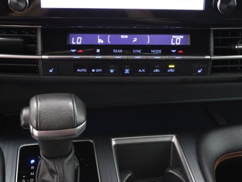 Used 2023 Toyota Sienna XSE FWD image 20