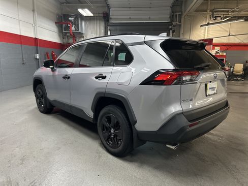 Used 2024 Toyota RAV4 XLE w/ Convenience Package FWD image 8