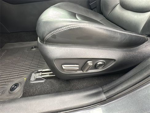 Used 2021 Toyota RAV4 XLE Premium image 14