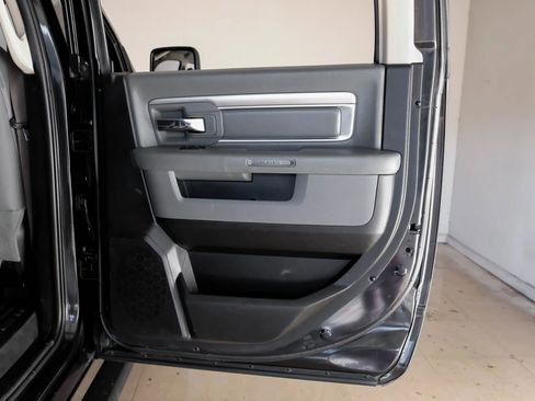 Used 2019 RAM 1500 Classic SLT image 42