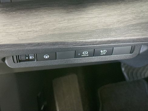 Used 2023 Nissan Ariya FWD image 17