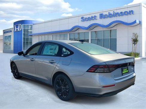 New 2025 Honda Accord SE image 3