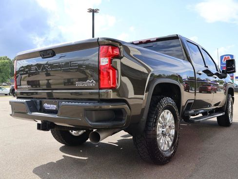 Used 2022 Chevrolet Silverado 2500 High Country w/ Z71 Off-Road Package AWD/4WD image 6