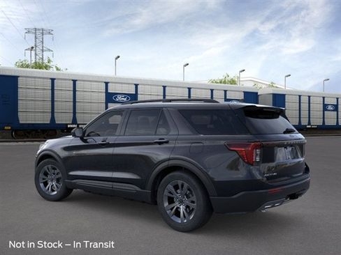 New 2026 Ford Explorer Active AWD/4WD image 4