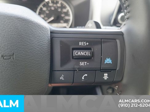 Used 2025 Nissan Rogue SV AWD/4WD image 10