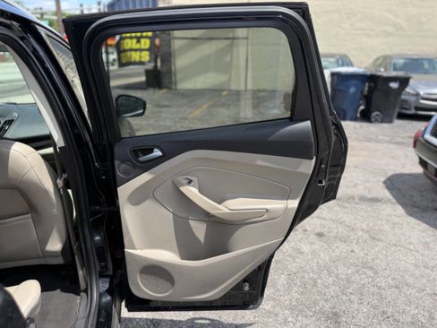 Used 2017 Ford Escape Titanium image 20