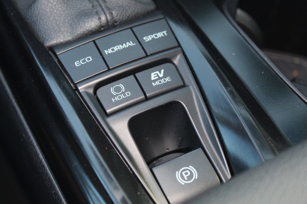Used 2025 Toyota Camry LE FWD image 29