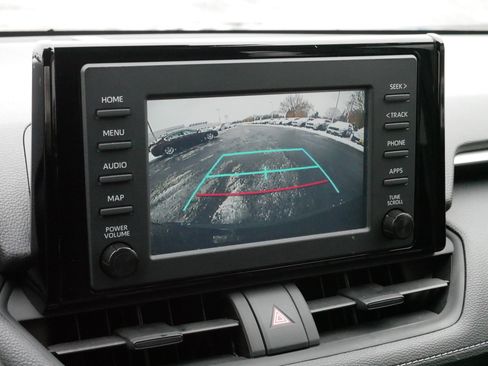 Used 2019 Toyota RAV4 LE image 29