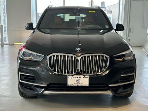 Used 2022 BMW X5 xDrive40i w/ Premium Package image 2