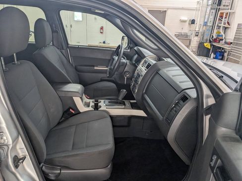 Used 2011 Ford Escape XLT w/ 202A Rapid Spec Order Code AWD/4WD image 13
