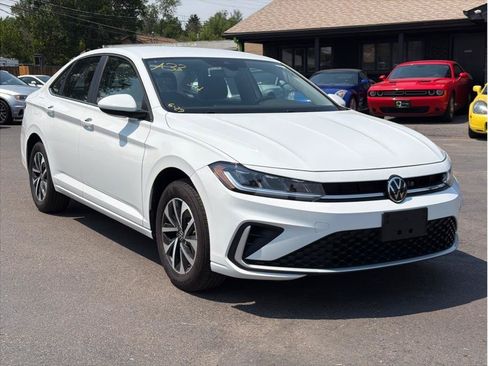 Used 2025 Volkswagen Jetta S FWD image 3