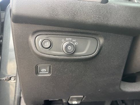 Used 2018 GMC Terrain SLE image 23