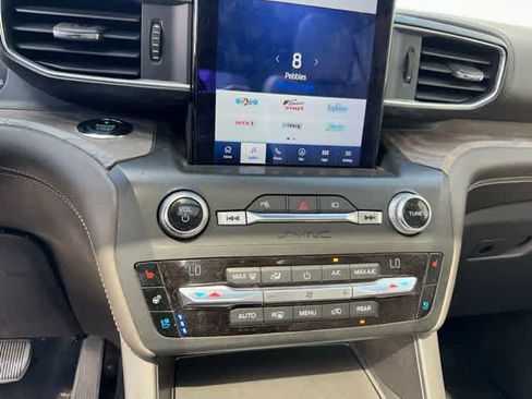 Used 2020 Ford Explorer Platinum w/ Premium Technology Package AWD/4WD image 9