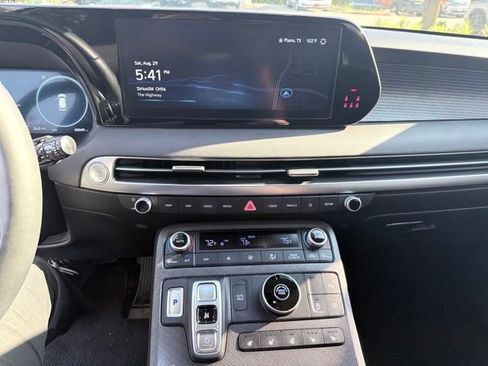 Used 2024 Hyundai Palisade Limited FWD image 6